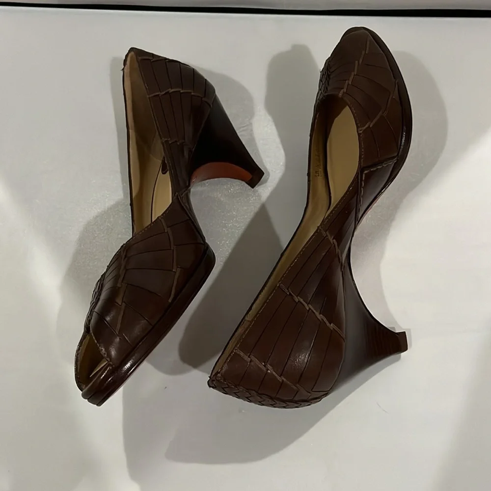 SALE! Cole Haan Brown Women's 7.5B Peep Toe Nike Air Comfort Heels Light Wear - Picture 3 of 13